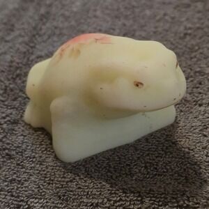 Fenton Burmese Glass Frog Uranium Figurine Hand Painted D.C. Hill Rose Vintage